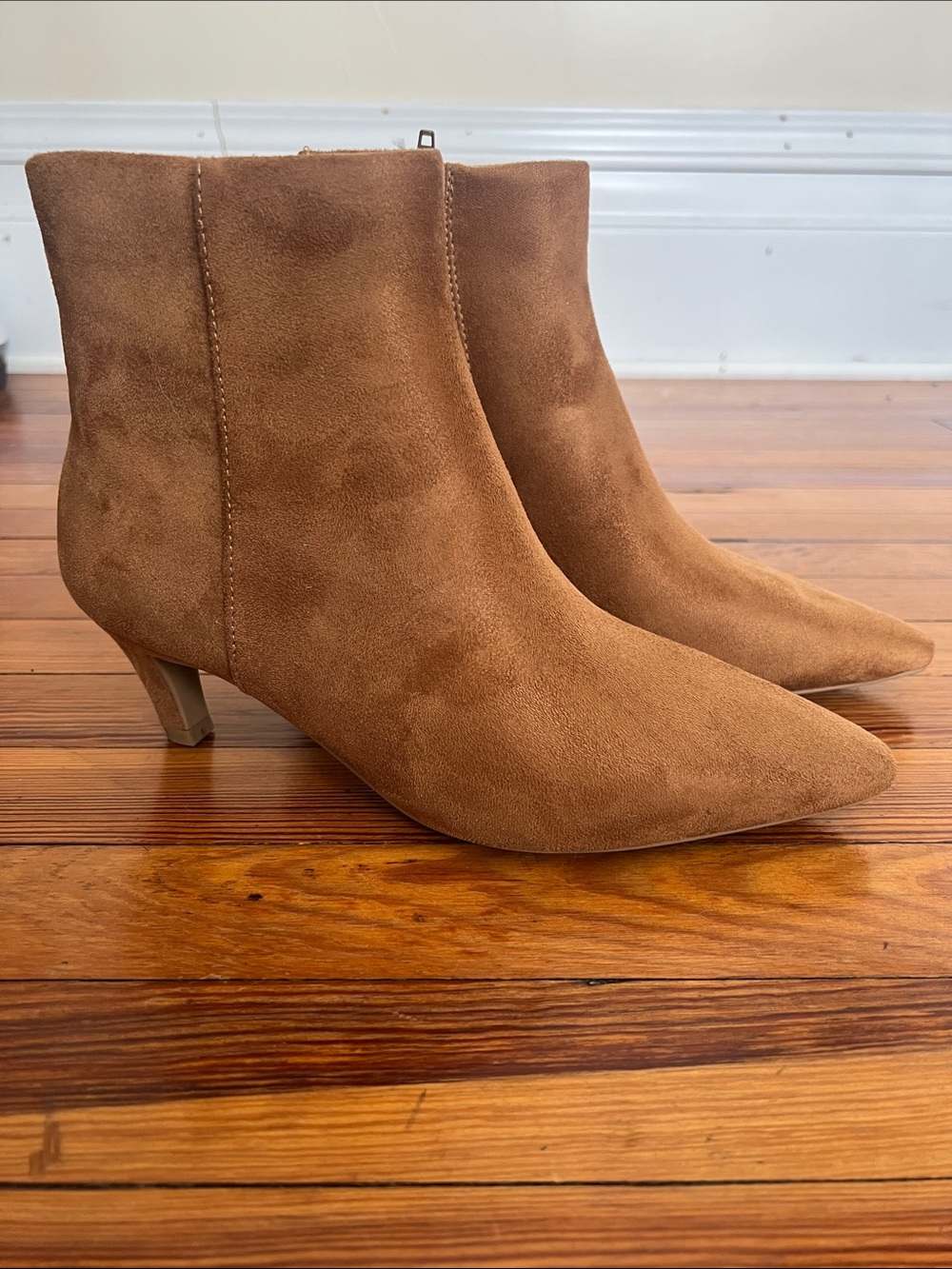 Universal Thread Brown Faux Suede Pointed Toe Kitten Heel Ankle Boots Size 9 NWT